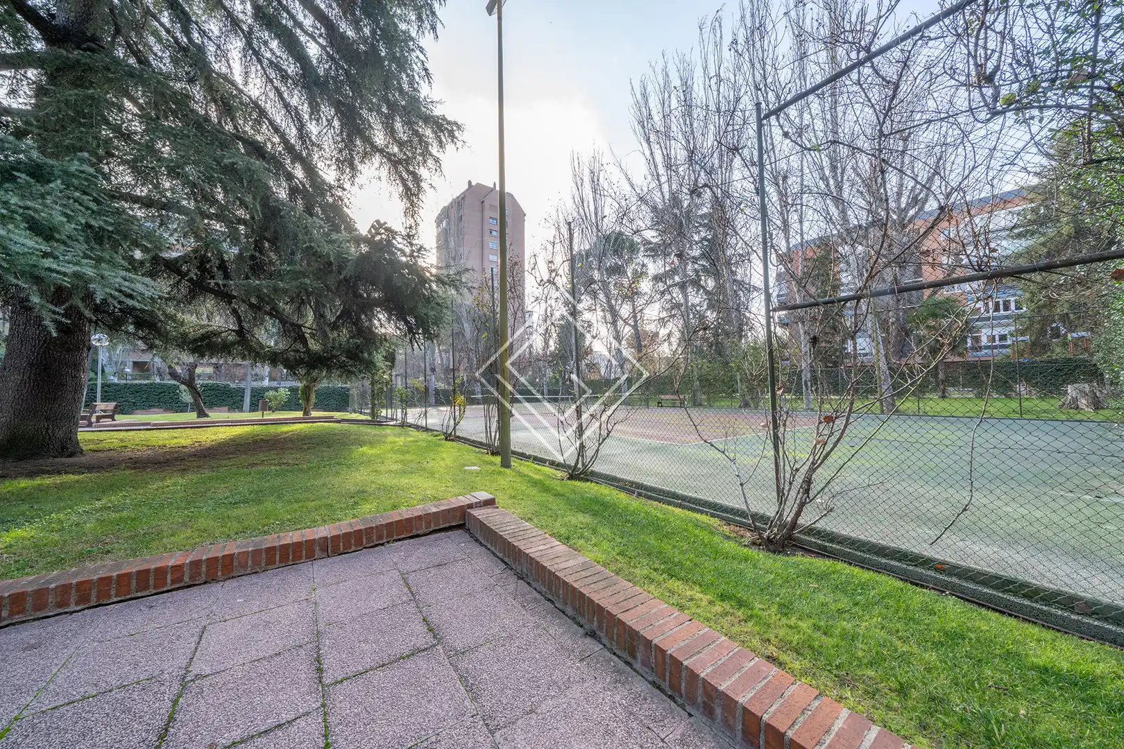 Jardí de Pis en venda en Madrid amb Calefacció, Traster i Piscina
