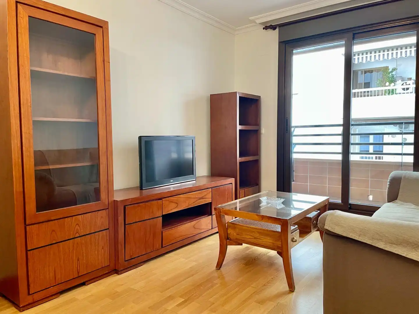 Sala d'estar de Pis en venda en Córdoba amb Aire condicionat, Calefacció i Parquet