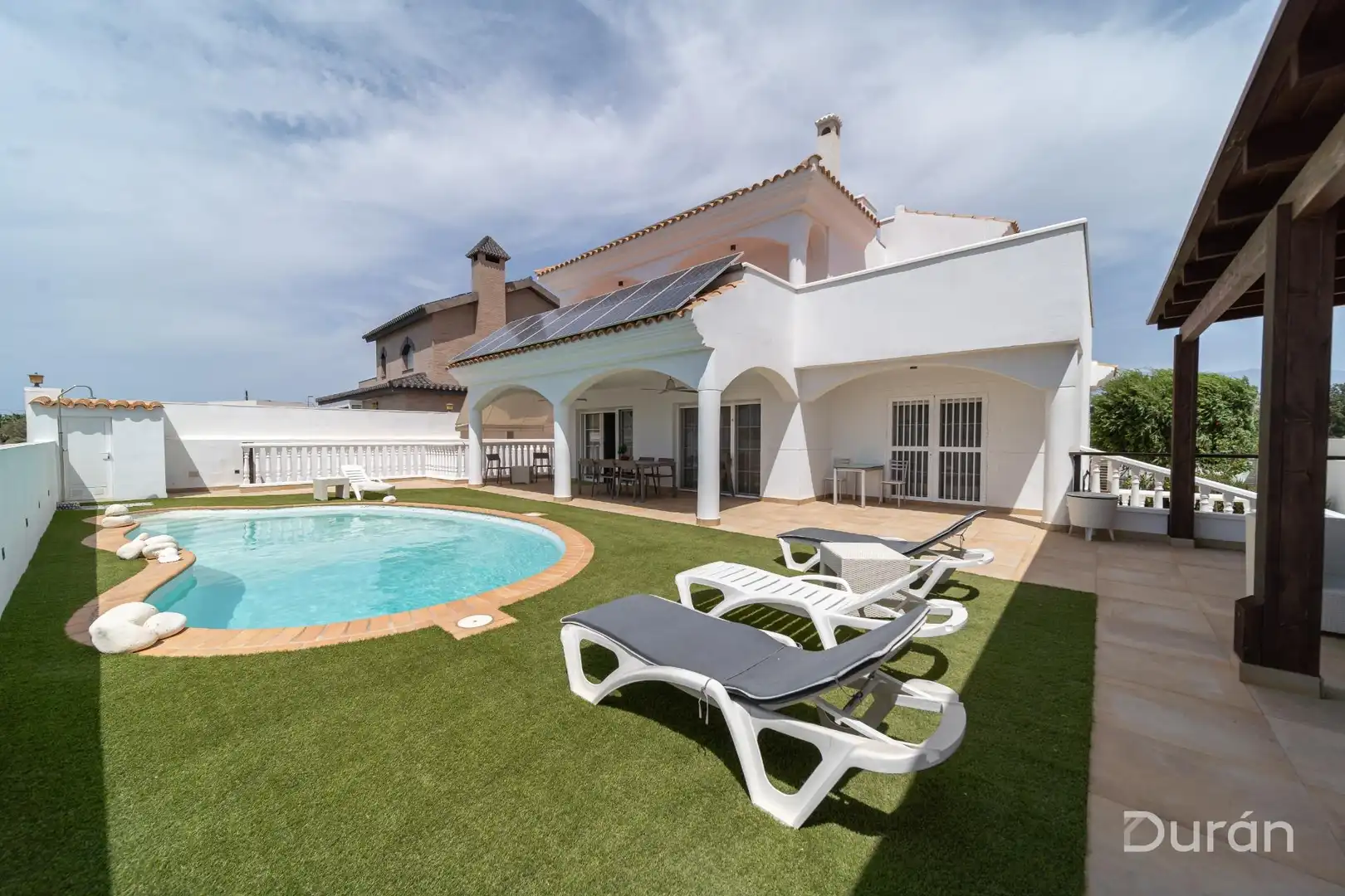Piscina de Casa o chalet en venta en El Ejido con Aire acondicionado, Jardín privado y Terraza