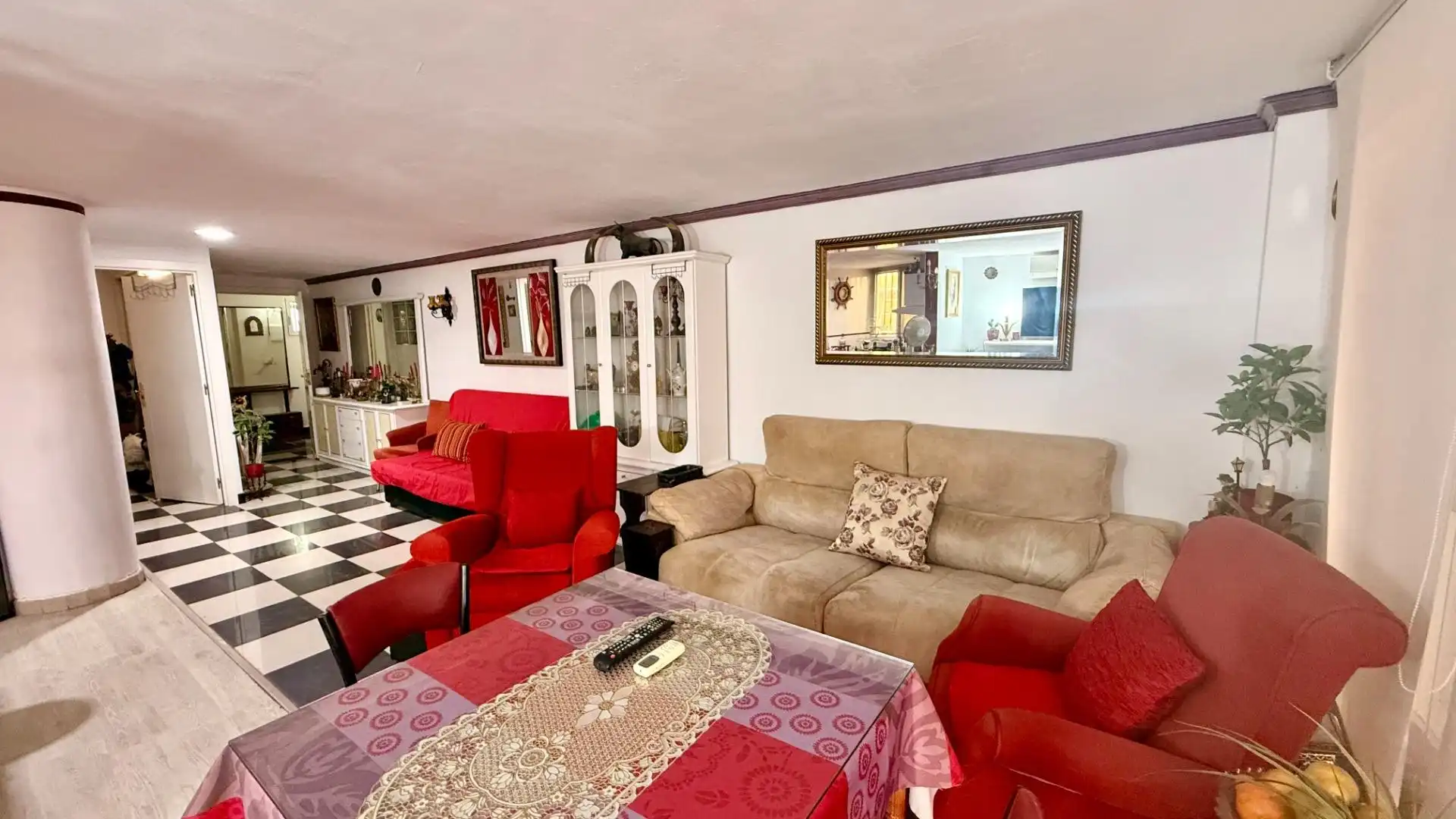 Wohnzimmer von Wohnung zum Verkauf in Torremolinos mit Klimaanlage, Heizung und Privatgarten