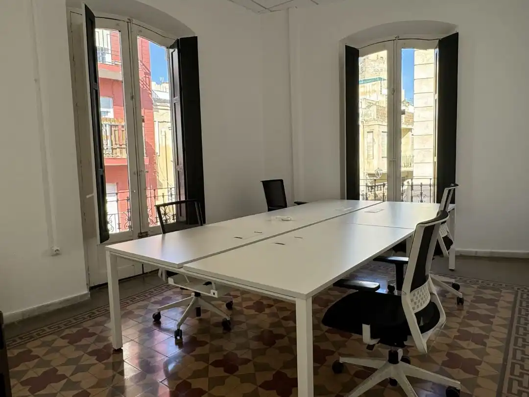 Oficina de alquiler en Almería con Aire acondicionado, Calefacción y Amueblado