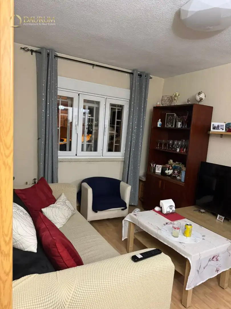 Living room of Flat for sale in  Madrid Capital  with Heating