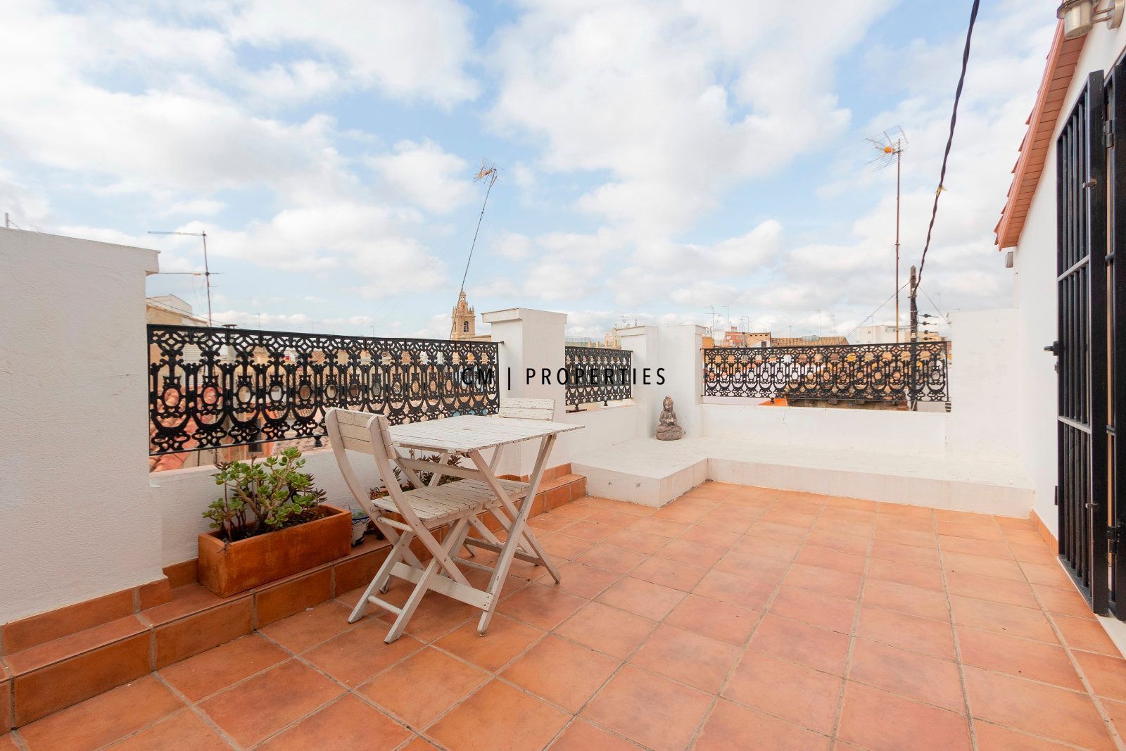 Terrace of Attic to rent in  Valencia Capital  with Air Conditioner, Terrace and Furnished