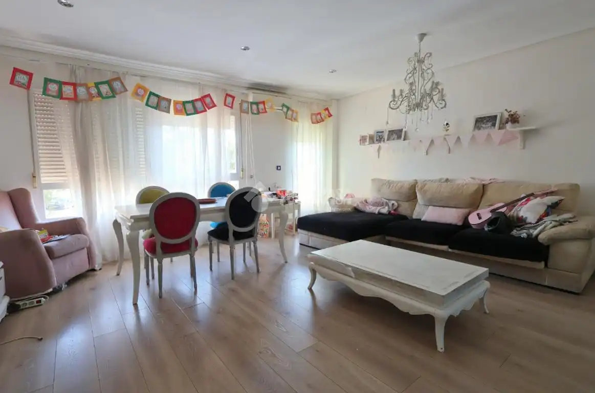 Wohnzimmer von Wohnung zum Verkauf in Sagunto / Sagunt mit Klimaanlage, Parkett und Terrasse