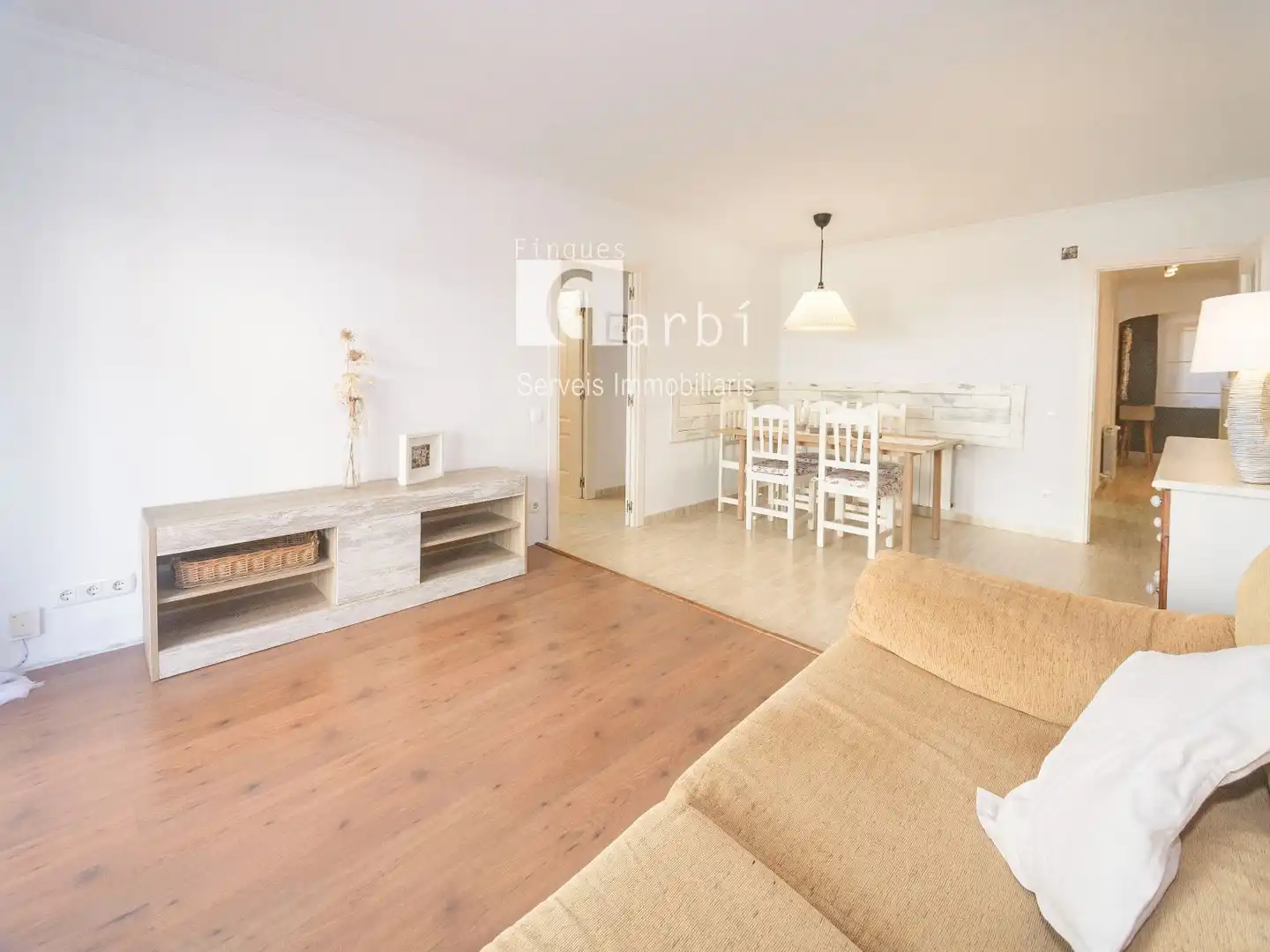 Flat with lift for sale in Rafael Casanova