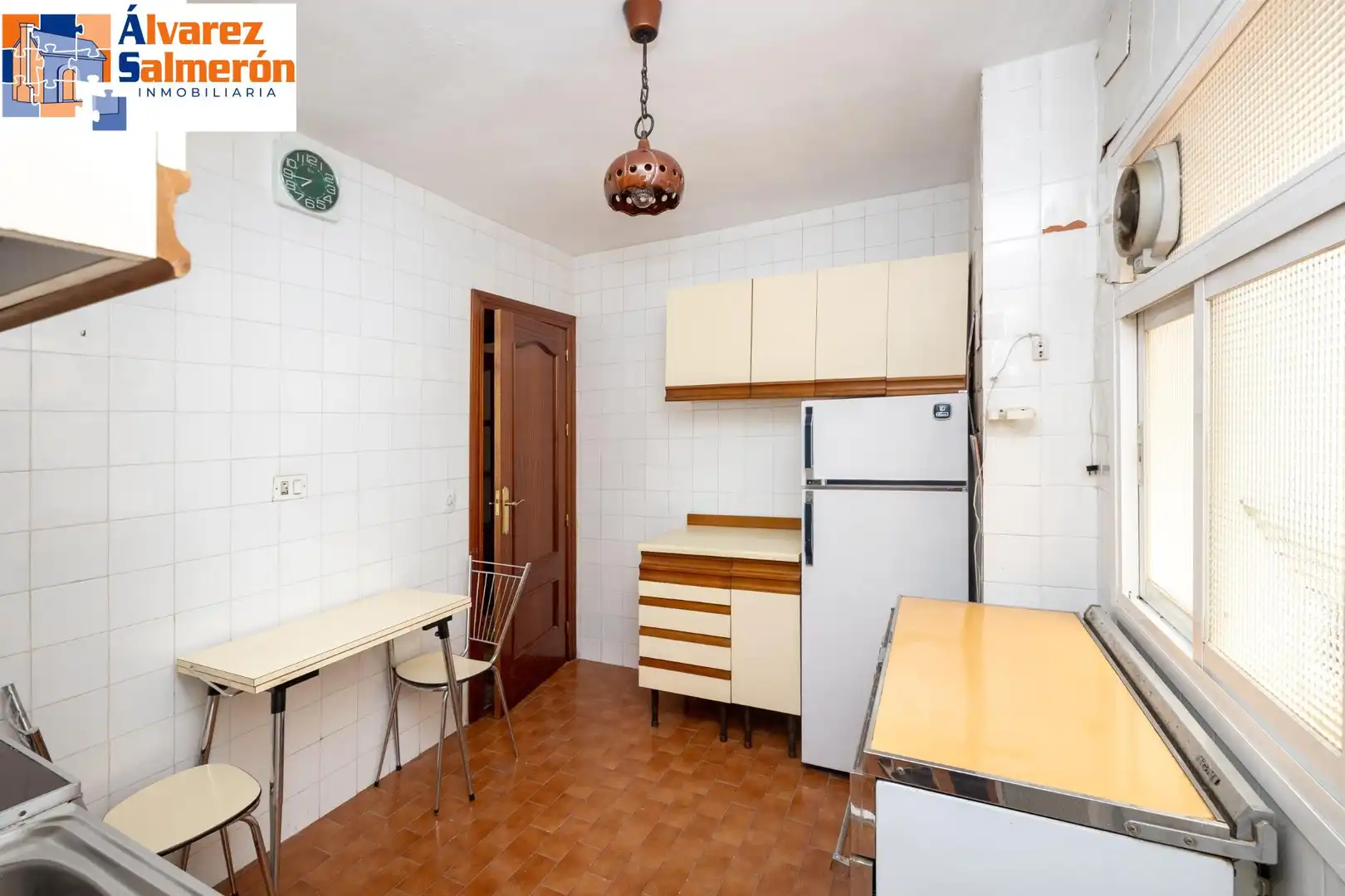 Kitchen of Flat for sale in Granada  with Terrace and Furnished