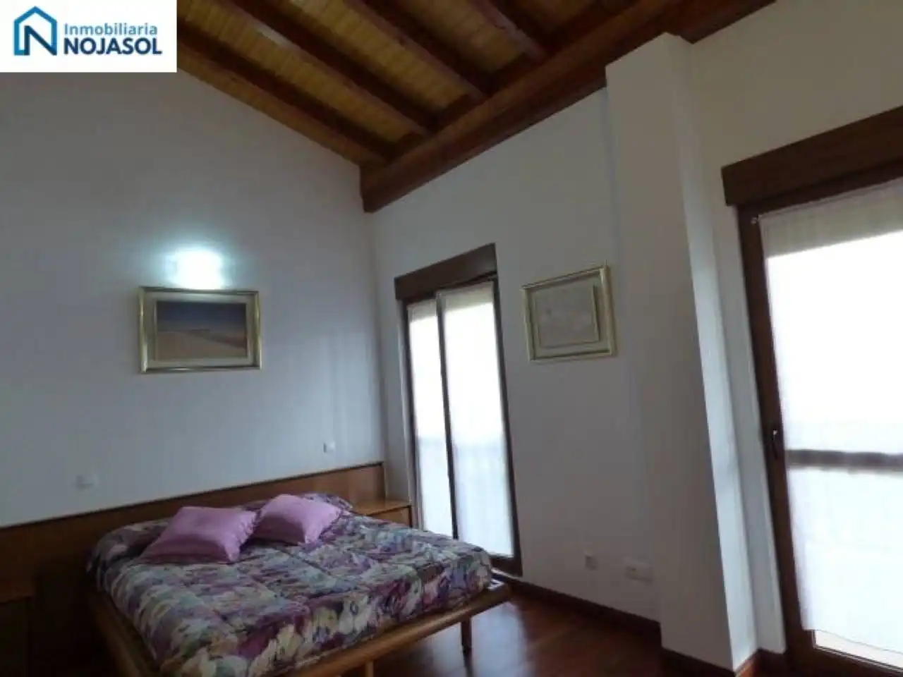 Schlafzimmer von Einfamilien-Reihenhaus zum Verkauf in Bareyo mit Heizung, Terrasse und Möbliert