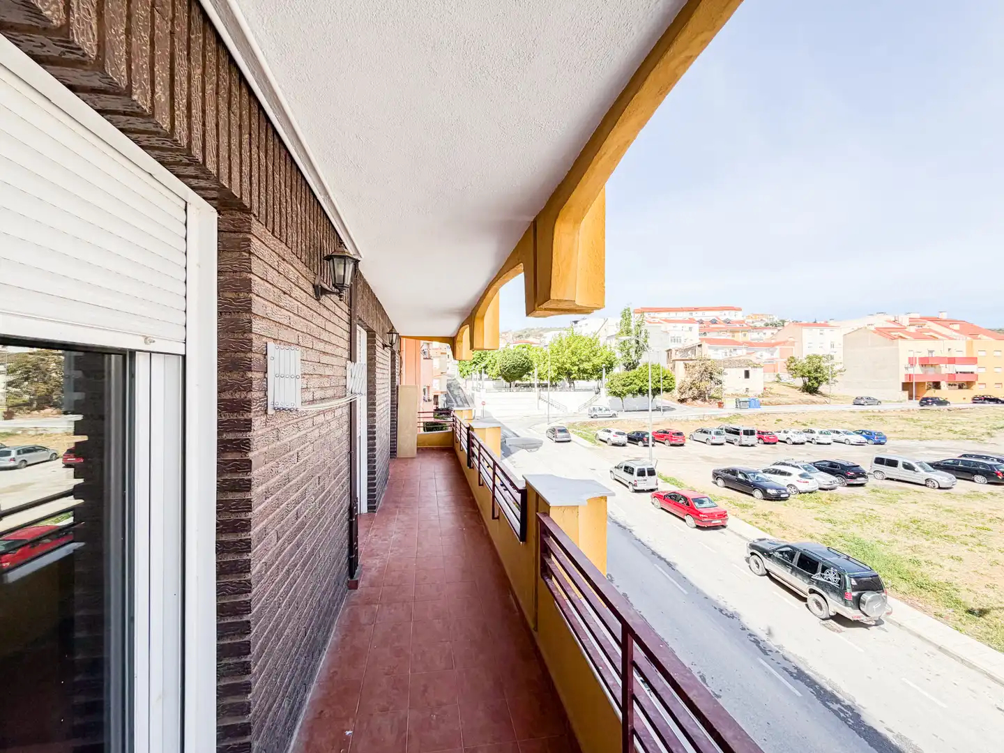 Vista exterior de Pis en venda en Baza amb Calefacció, Terrassa i Moblat