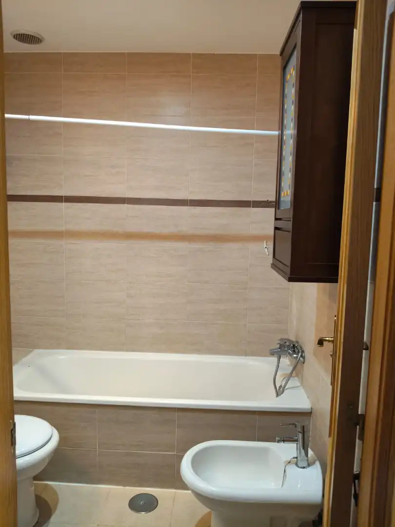 Bany de Casa adosada en venda en Yebes amb Calefacció, Jardí privat i Traster