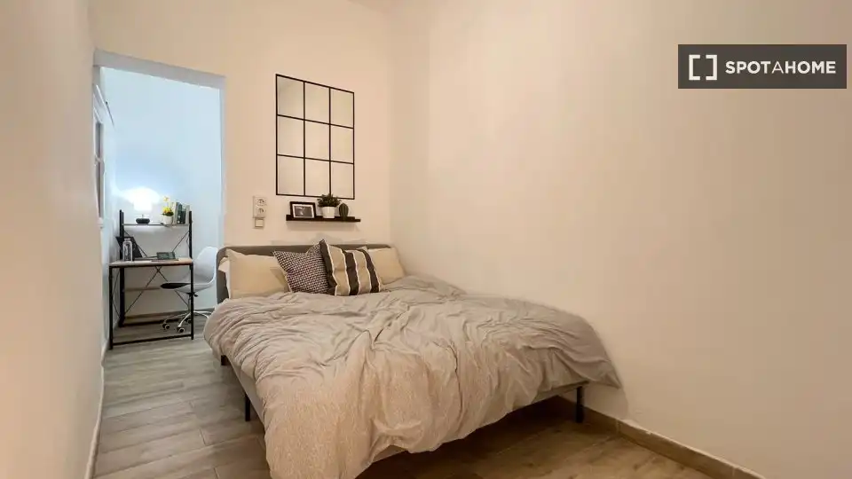 Bedroom of Flat for rent in Madrid  with Air Conditioner, Heating and Furnished