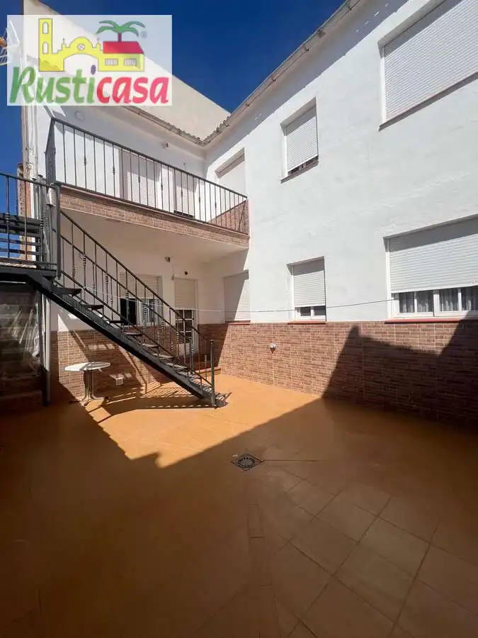 Vista exterior de Casa o chalet en venta en Baños de la Encina con Terraza, Amueblado y Balcón