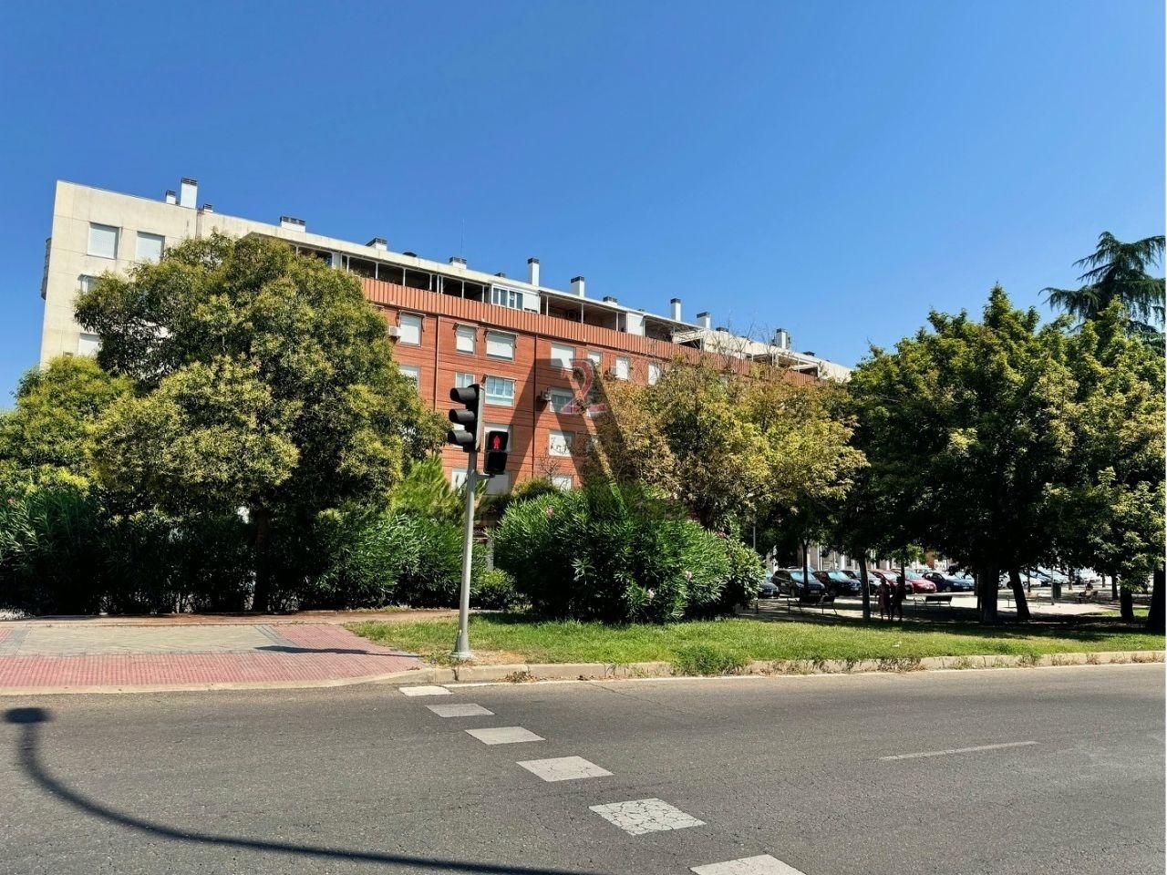 Vista exterior de Piso en venta en  Madrid Capital