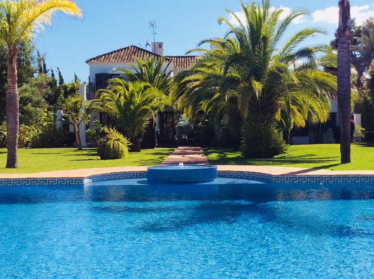 House with pool for sale in San Pedro de Alcántara, imagen 2
