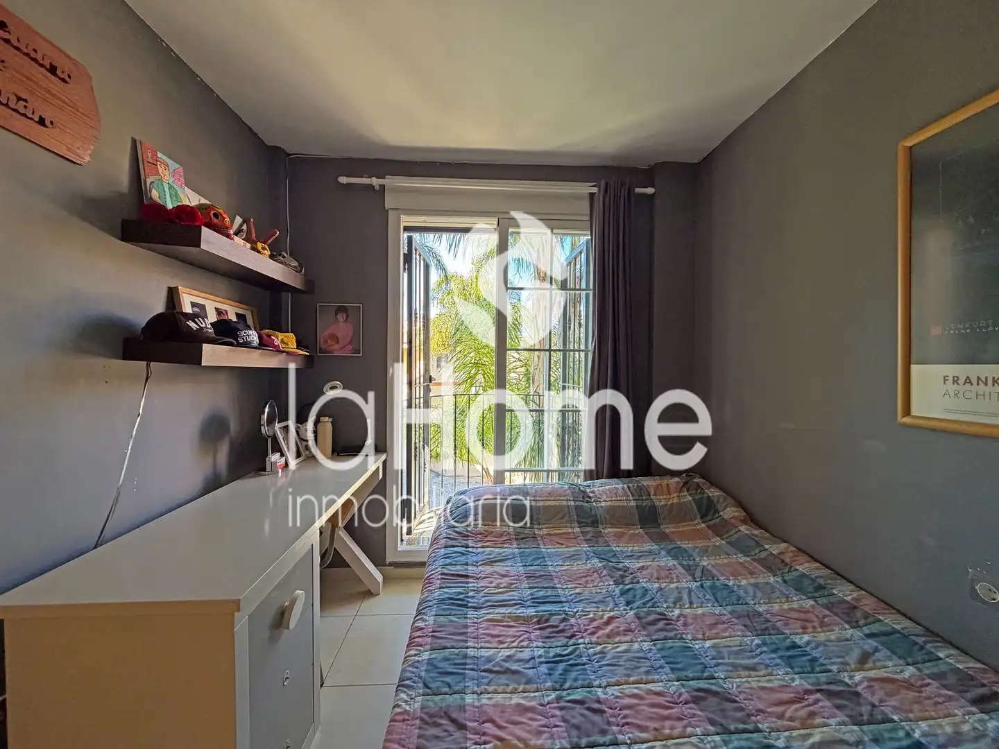 Schlafzimmer von Haus oder Chalet zum Verkauf in Paterna mit Klimaanlage, Heizung und Privatgarten