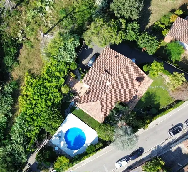 Vista exterior de Casa o chalet en venta en Cerdanyola del Vallès con Aire acondicionado, Calefacción y Jardín privado