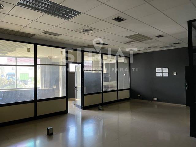Nave industrial en Alquiler en Avinguda Compositor Bizet, 12 en Zona Industrial