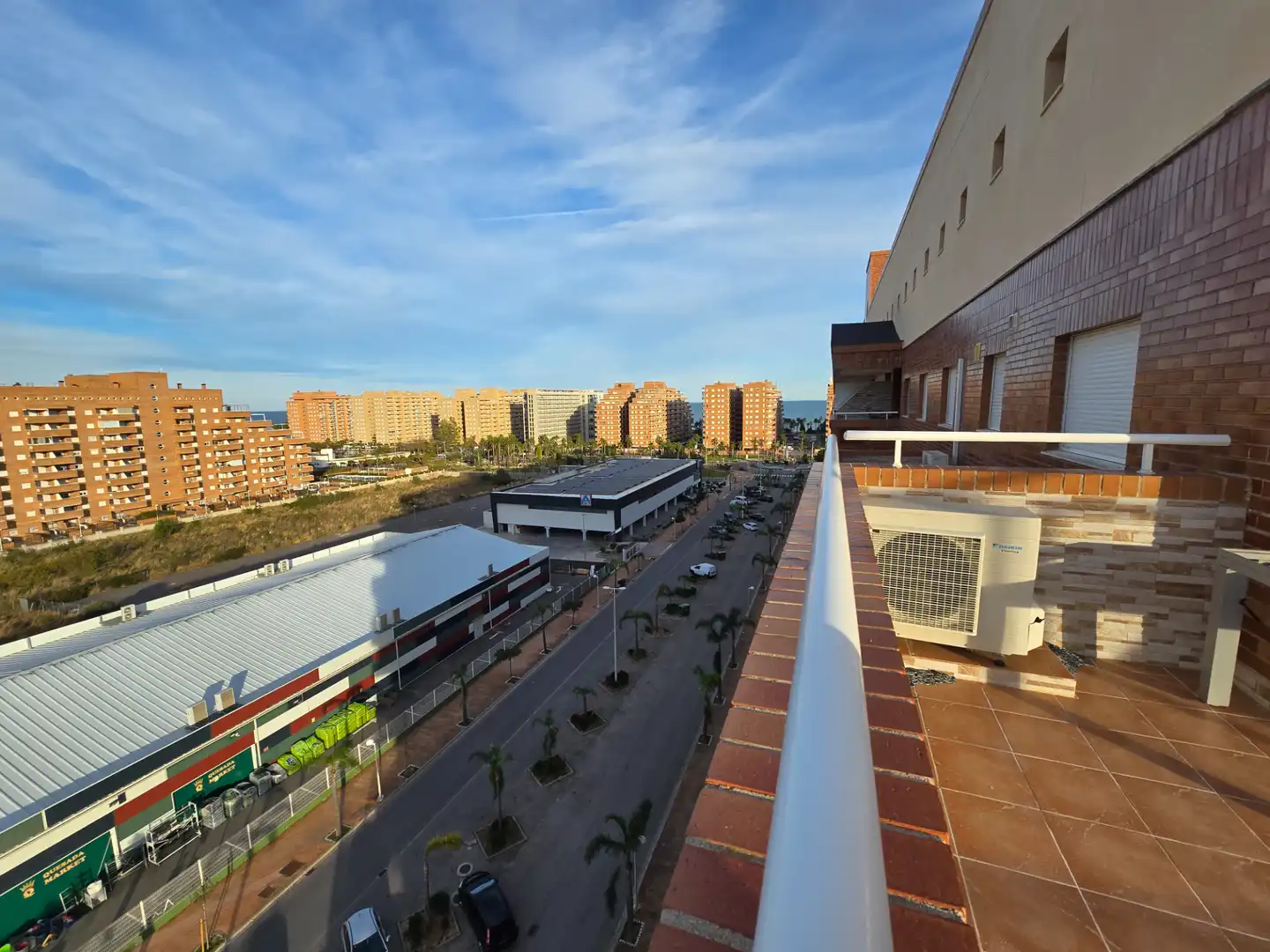 Vista exterior de Àtic en venda en Oropesa del Mar / Orpesa amb Aire condicionat, Calefacció i Terrassa