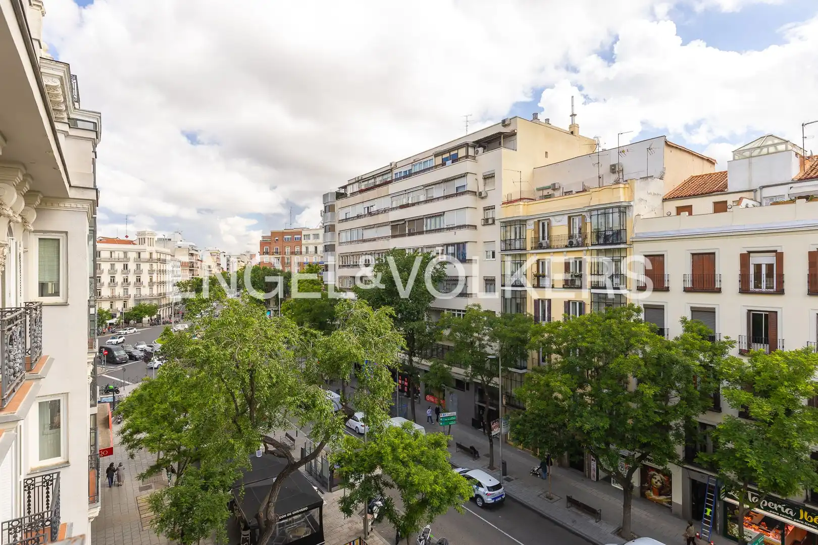 Vista exterior de Pis de lloguer en Madrid amb Aire condicionat, Calefacció i Balcó