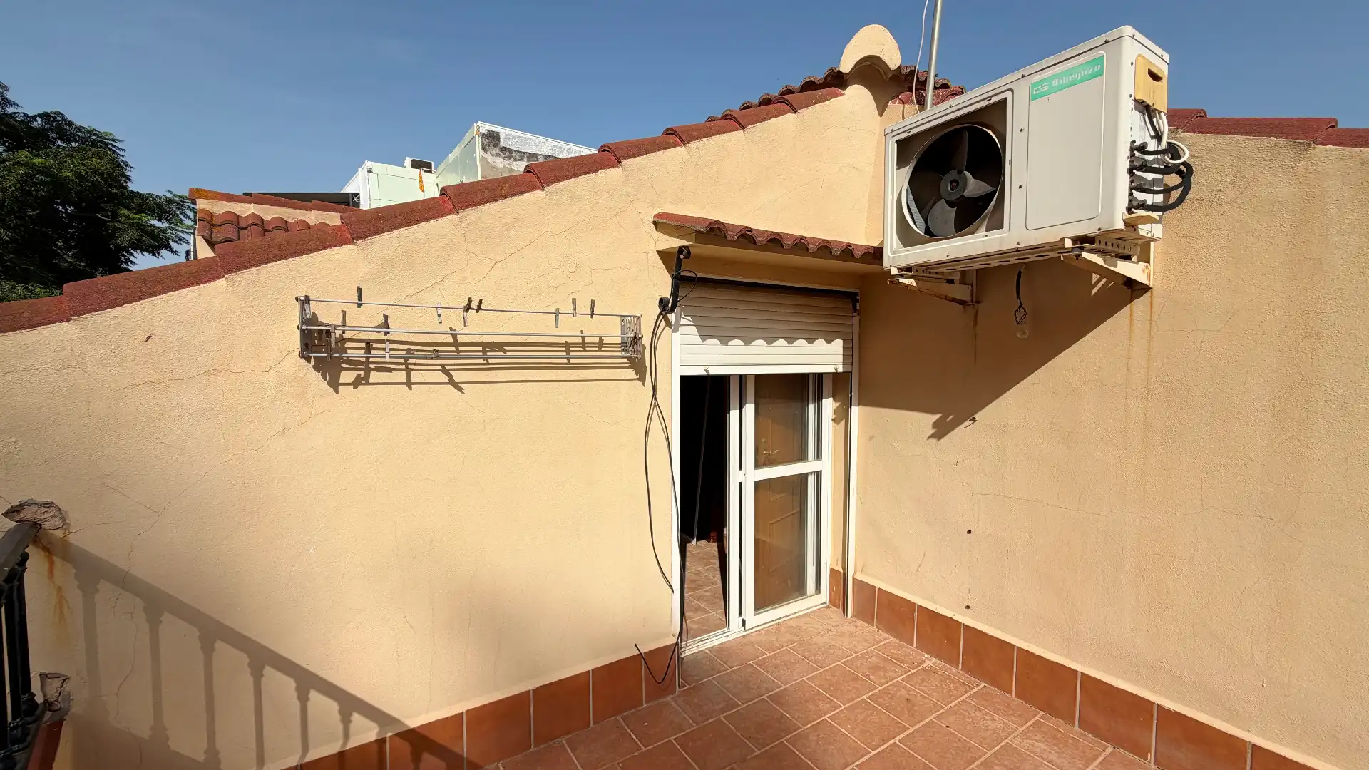 Vista exterior de Casa adosada en venda en Cártama amb Terrassa i Traster