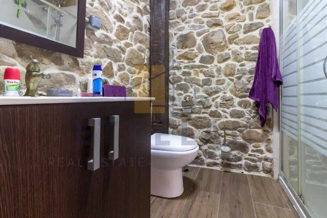 Baño de Finca rústica en venta en Orozko con Calefacción, Jardín privado y Piscina