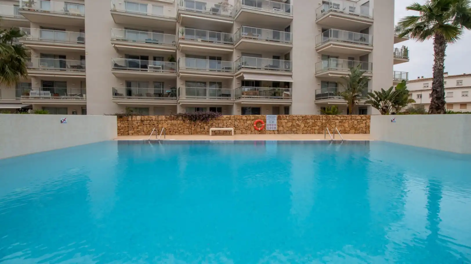 Piscina de Ático en venta en Dénia con Aire acondicionado, Calefacción y Jardín privado