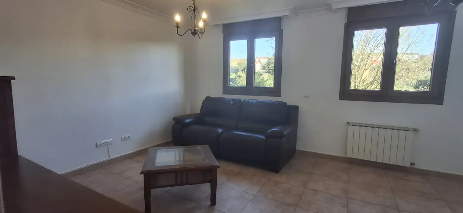 Sala de estar de Casa o chalet en venta en Santillana del Mar con Calefacción, Jardín privado y Parquet