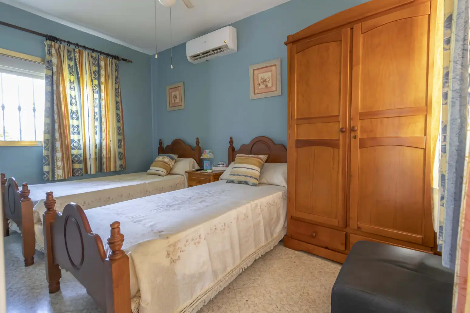 Schlafzimmer von Haus oder Chalet zum Verkauf in Espartinas mit Klimaanlage, Terrasse und Schwimmbad