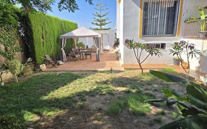 Jardí de Casa adosada en venda en Alhaurín de la Torre amb Aire condicionat, Jardí privat i Terrassa