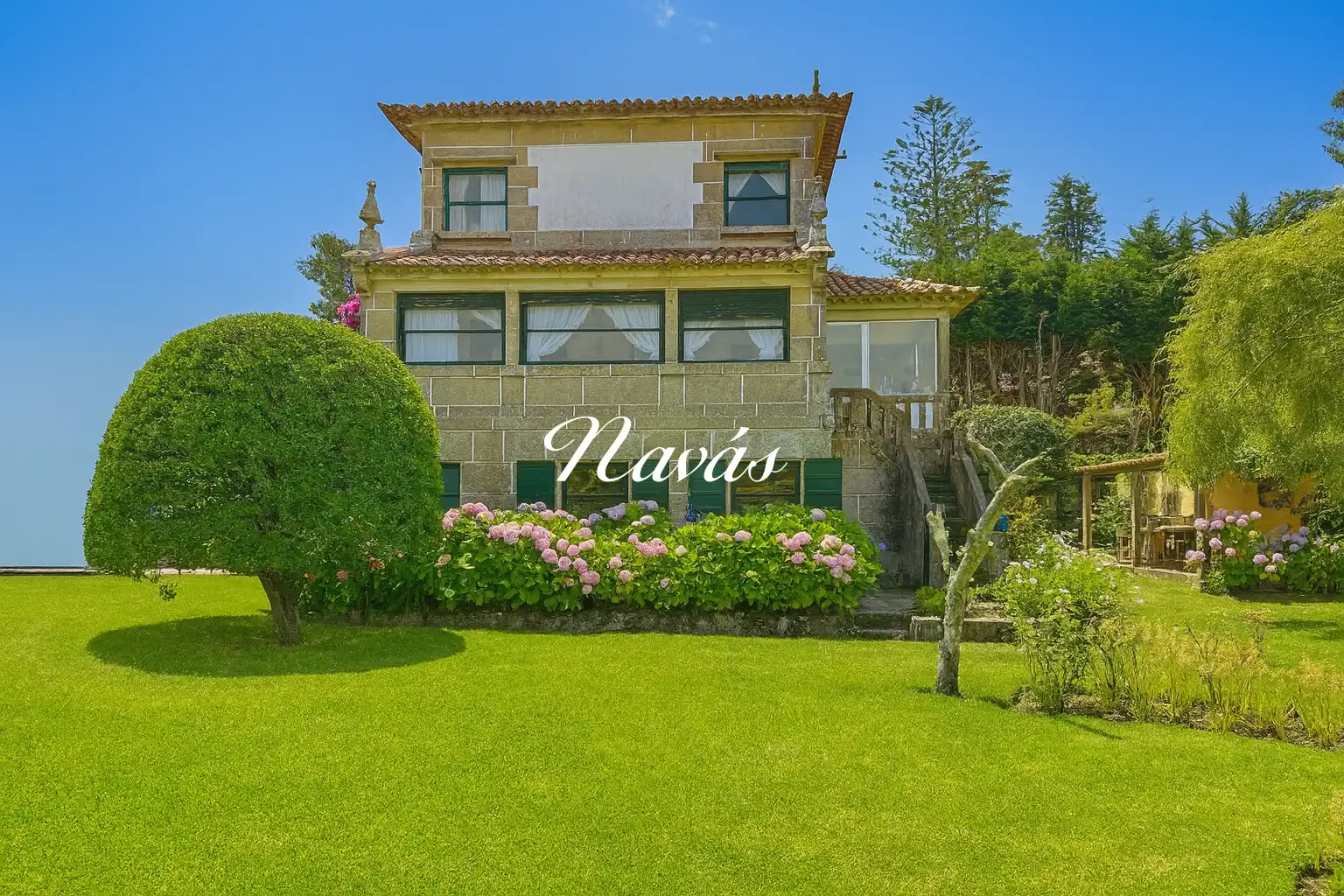 Vista exterior de Casa o xalet en venda en Nigrán amb Jardí privat i Terrassa