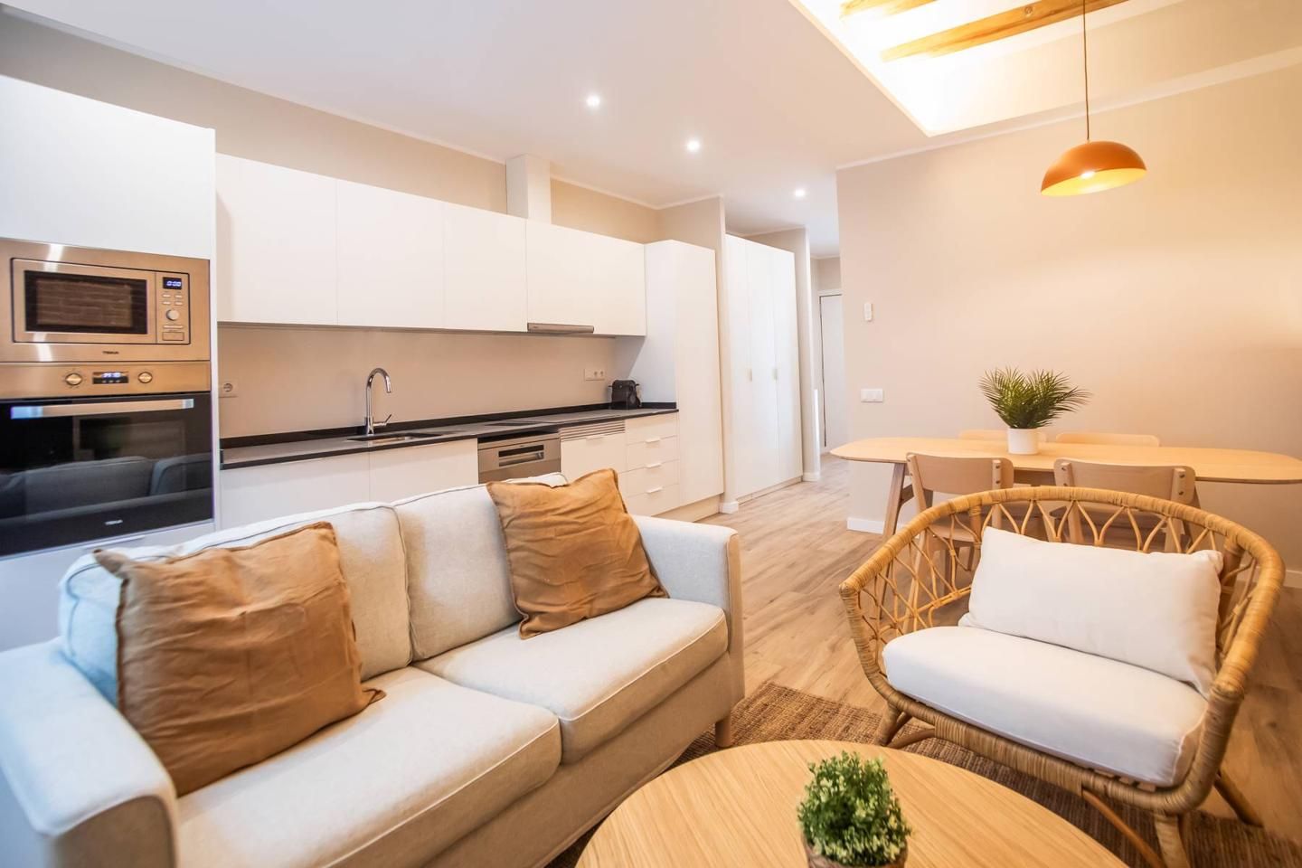 Sala d'estar de Pis de lloguer en  Barcelona Capital amb Moblat i Balcó