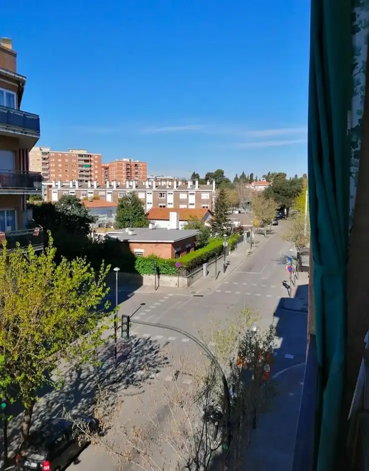 Vista exterior de Pis en venda en Cerdanyola del Vallès amb Aire condicionat, Calefacció i Moblat