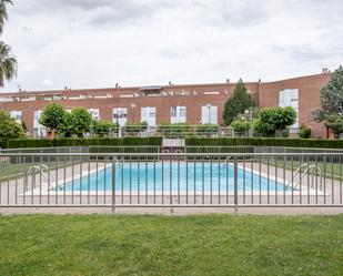 Swimming pool of Single-family semi-detached for sale in  Zaragoza Capital  with Air Conditioner, Heating and Private garden