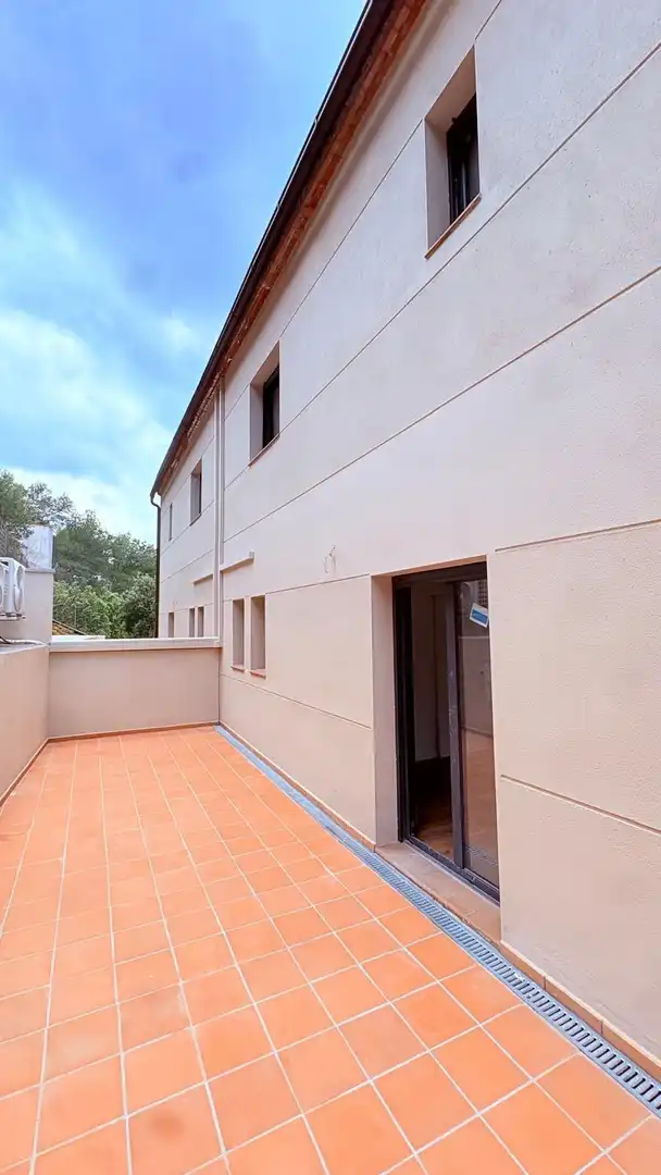 Vista exterior de Casa o chalet en venta en Castellar del Vallès con Calefacción, Parquet y Terraza