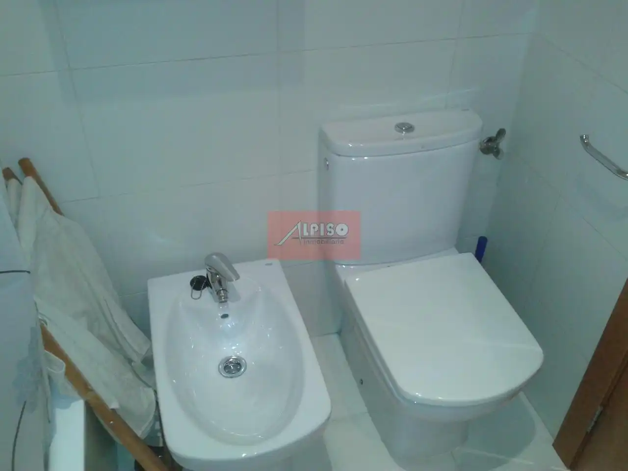 Badezimmer von Wohnungen zur Miete in Ourense Capital  mit Heizung, Parkett und Möbliert