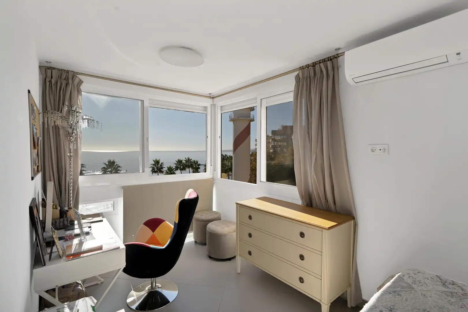 Habitación de Apartamento en venta en Marbella con Calefacción, Terraza y Piscina comunitaria