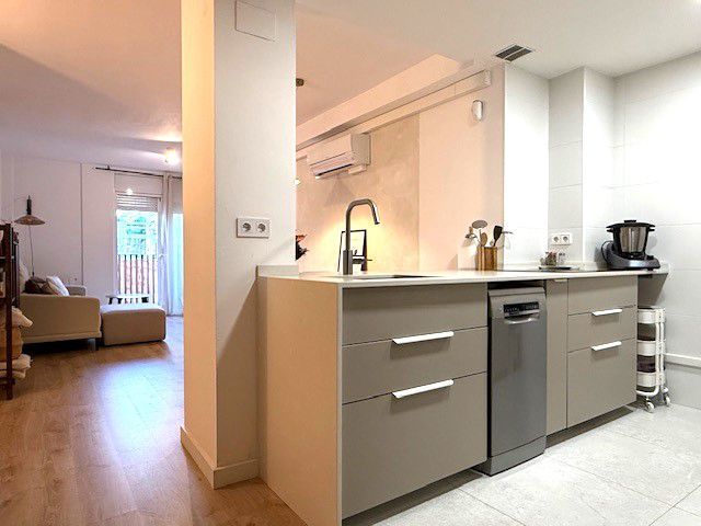 Cuina de Pis en venda en Sant Boi de Llobregat amb Aire condicionat, Calefacció i Parquet