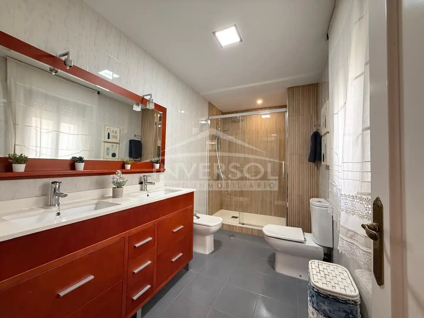 Baño de Ático en venta en El Ejido con Aire acondicionado, Calefacción y Parquet