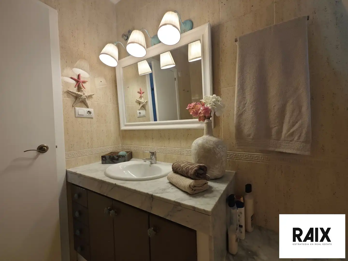 Casa adosada en venta en Carrer Garbi, Viladecavalls