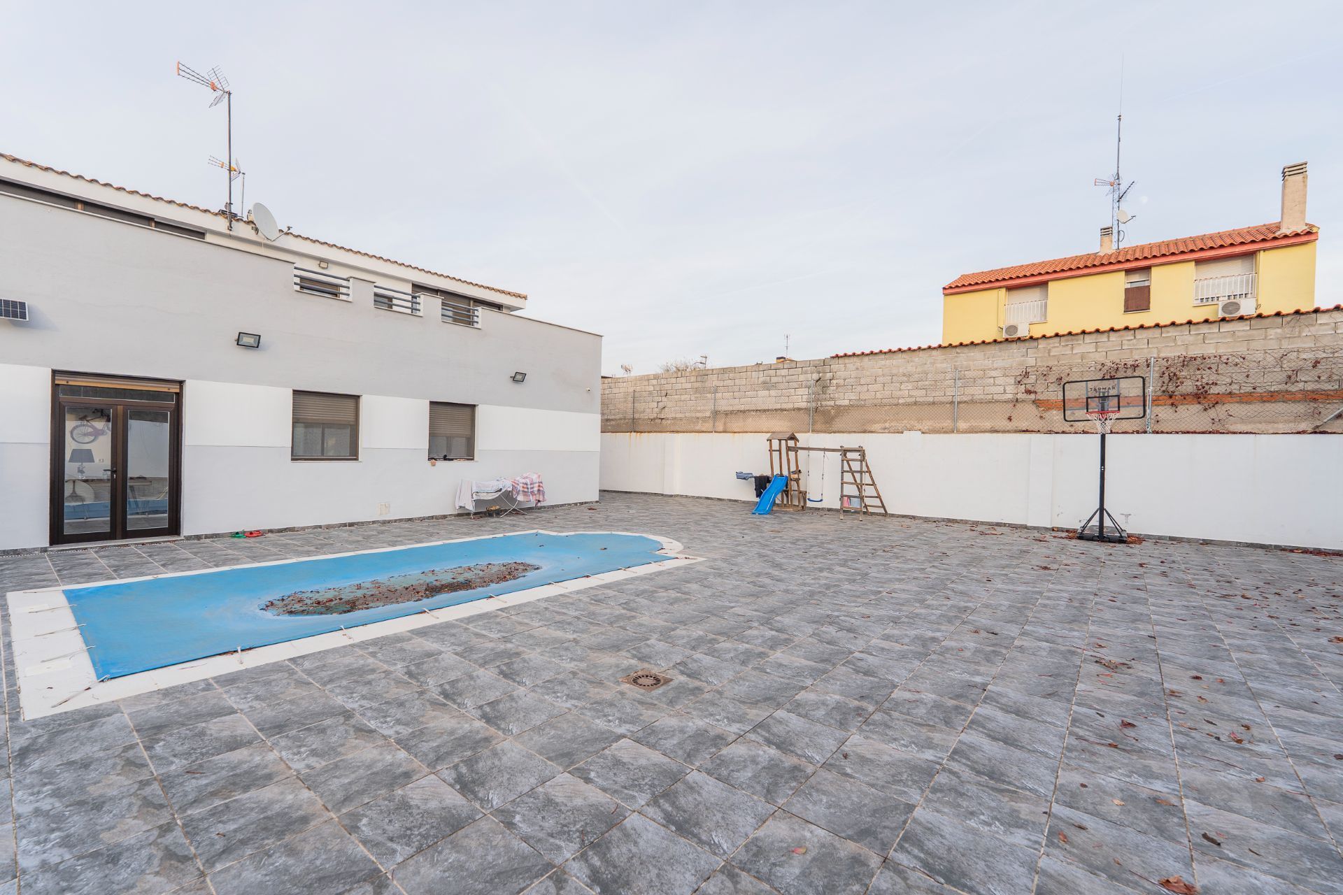Piscina de Casa o xalet en venda en  Madrid Capital amb Aire condicionat, Calefacció i Jardí privat