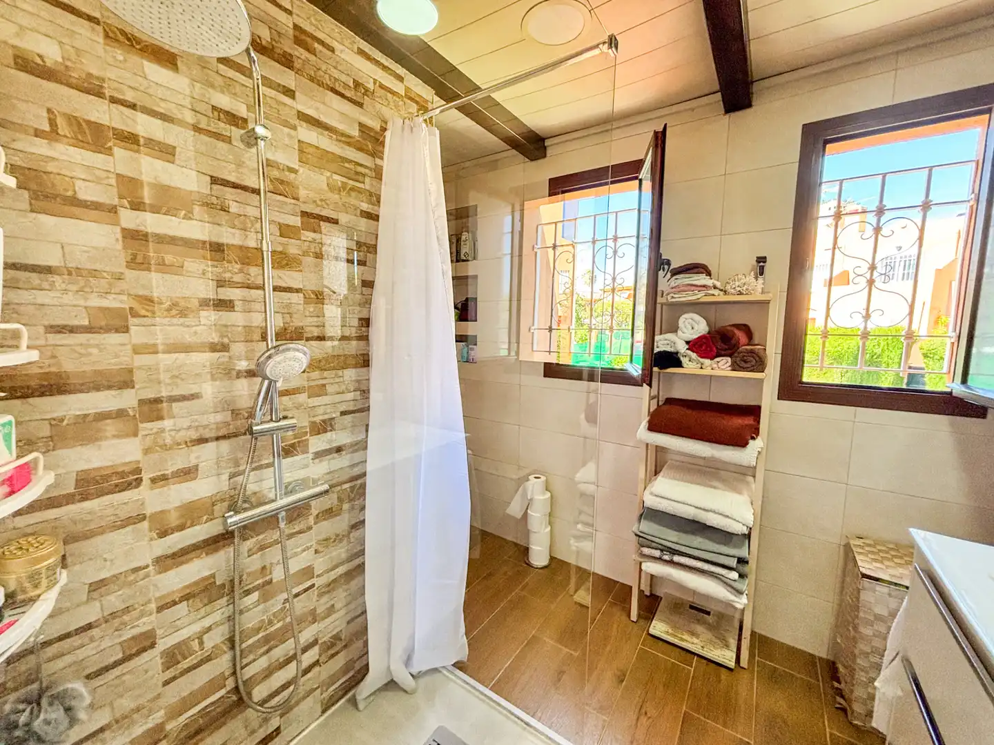 Baño de Casa adosada en venta en Estepona con Aire acondicionado, Calefacción y Terraza