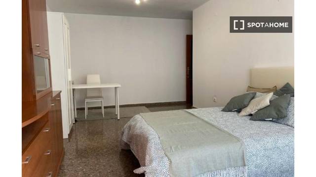 Piso en Alquiler en La Raïosa
