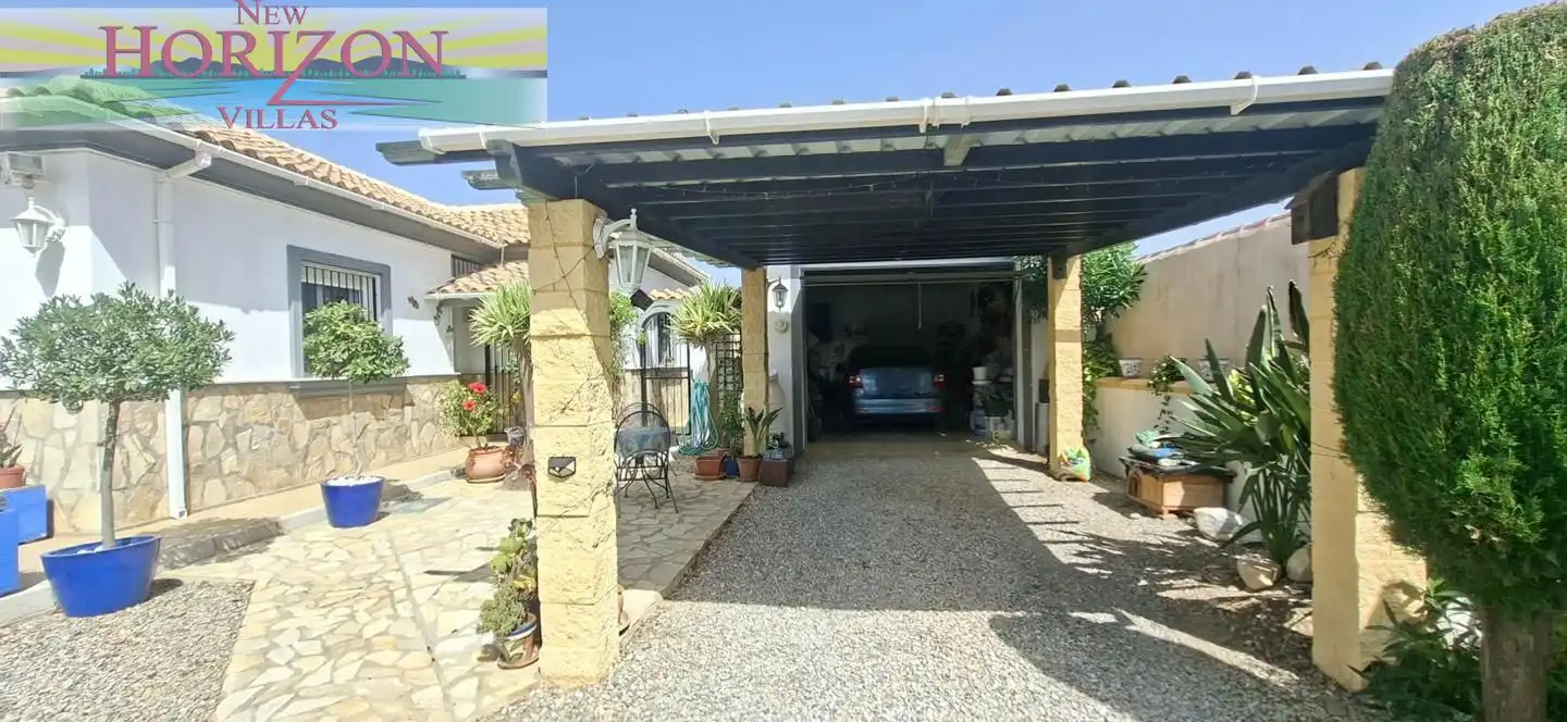 Vista exterior de Casa o xalet en venda en Arboleas amb Jardí privat, Terrassa i Piscina