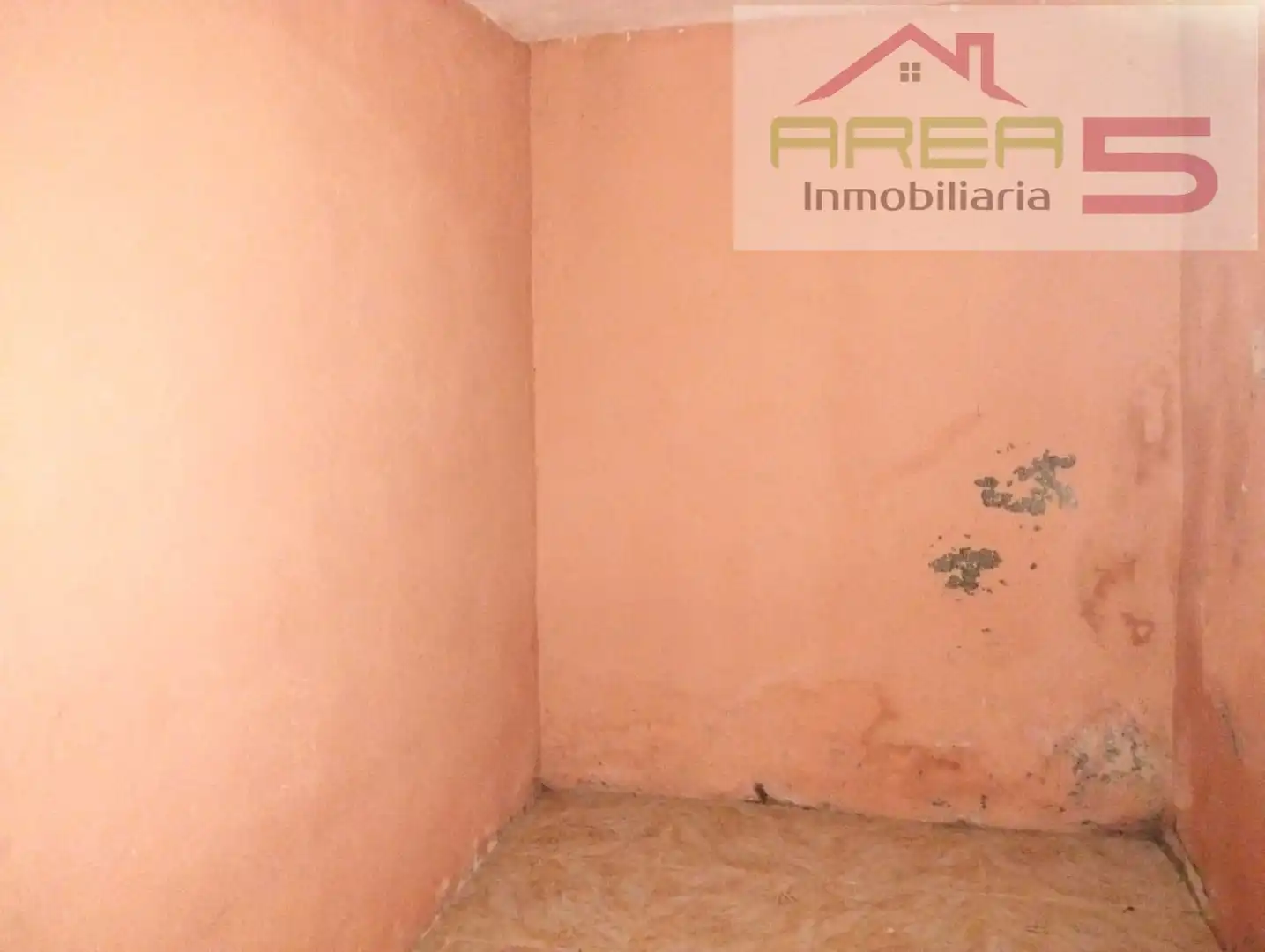 Casa adosada en venta en Logrosán