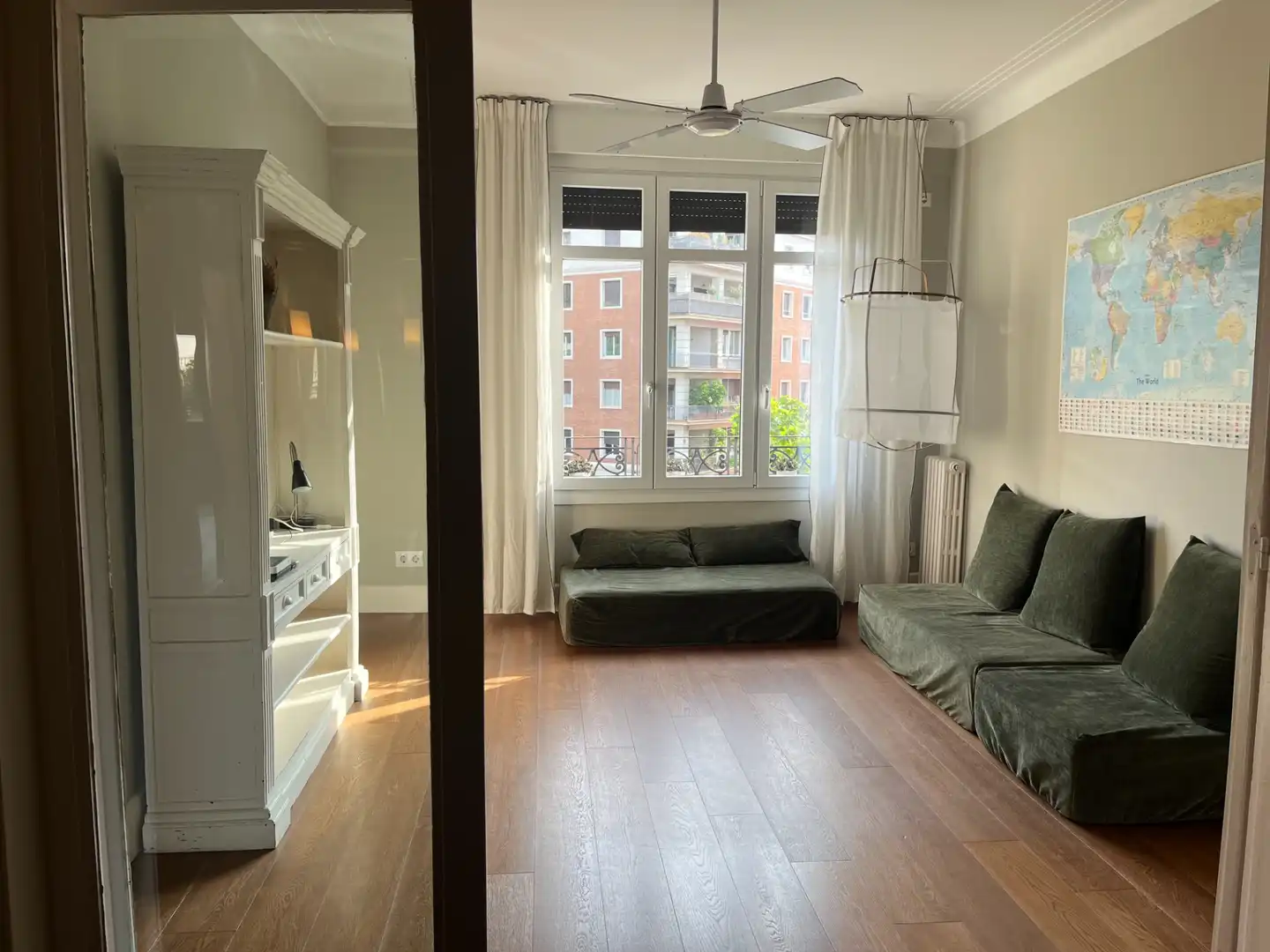 Sala de estar de Piso de alquiler en Barcelona con Aire acondicionado, Calefacción y Parquet