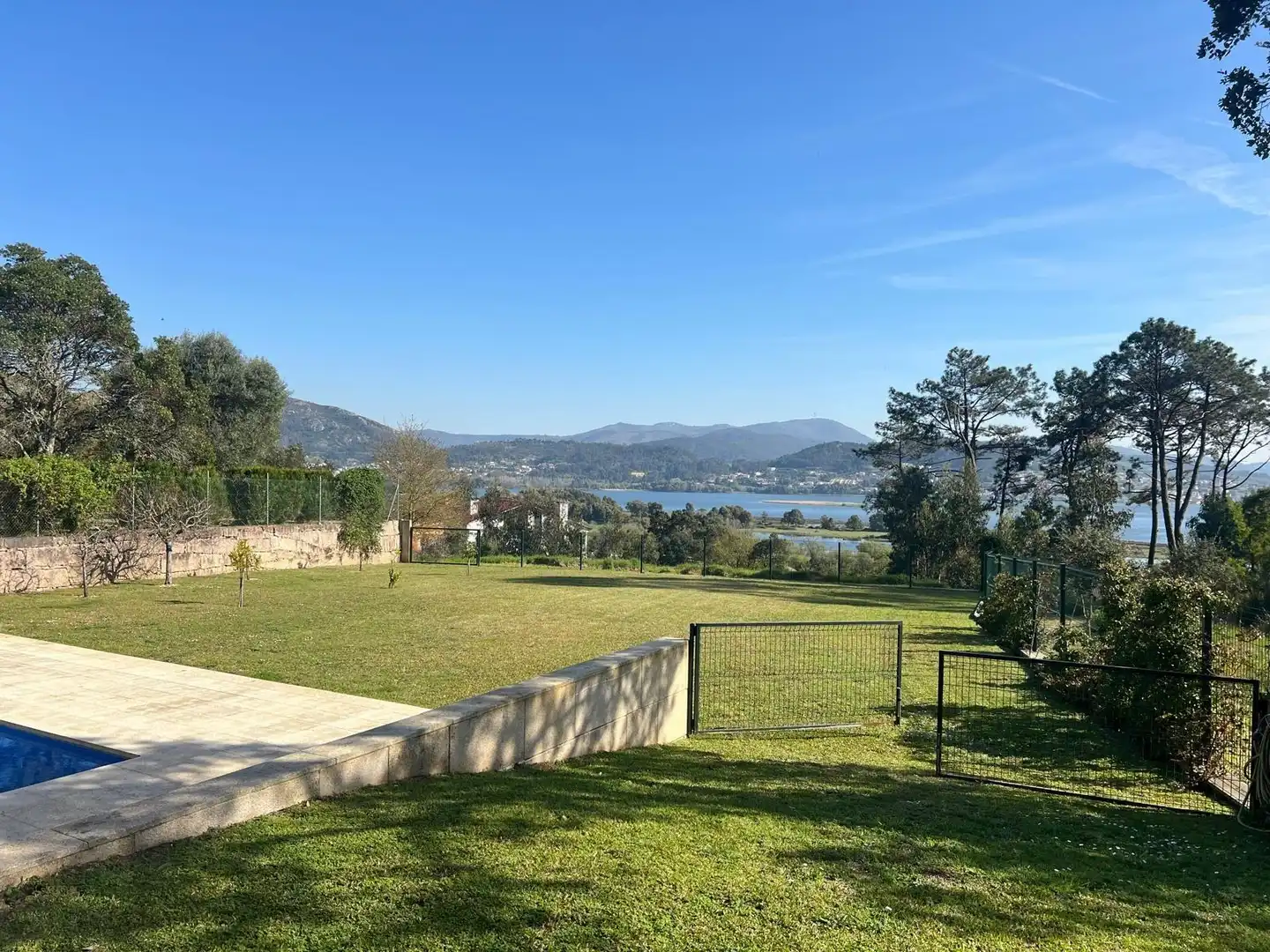 Casa o chalet en venta en O Rosal   con Calefacción, Jardín privado y Terraza