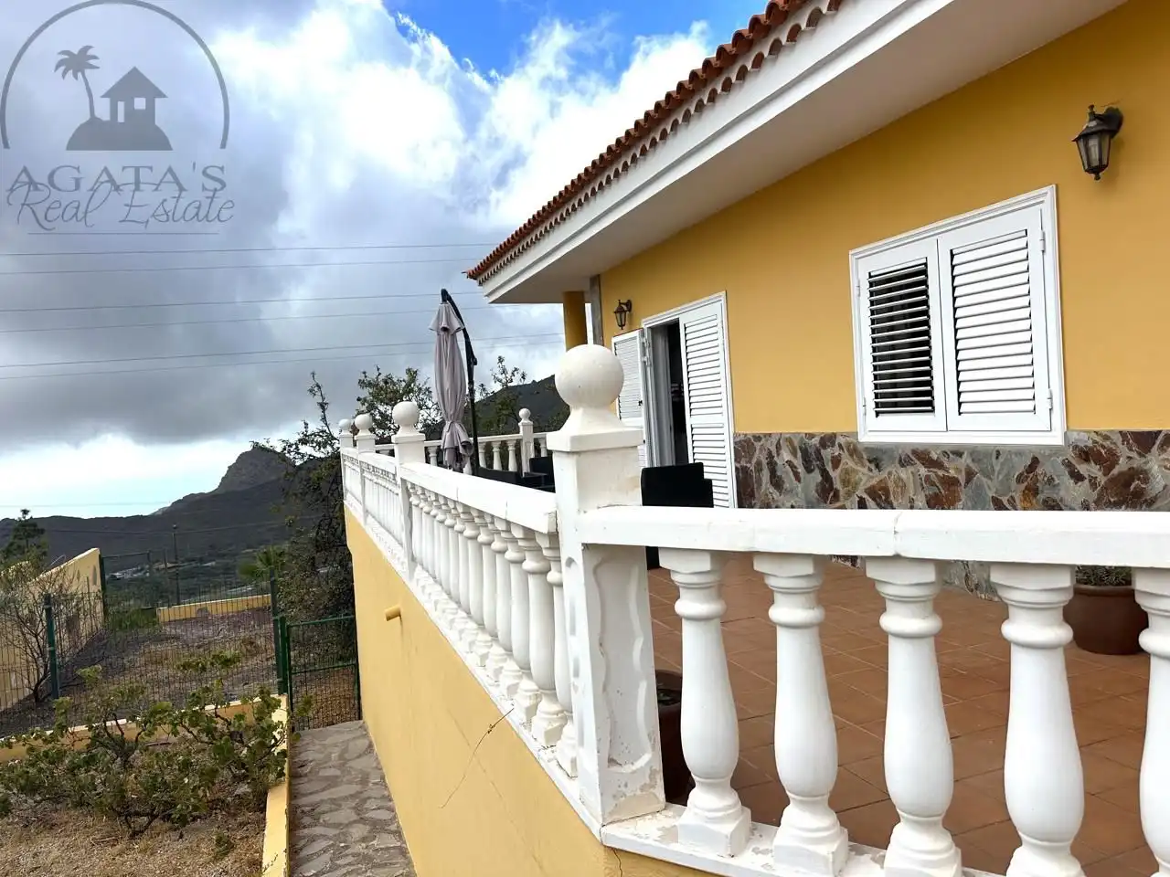 Vista exterior de Finca rústica en venda en Santiago del Teide amb Jardí privat i Terrassa