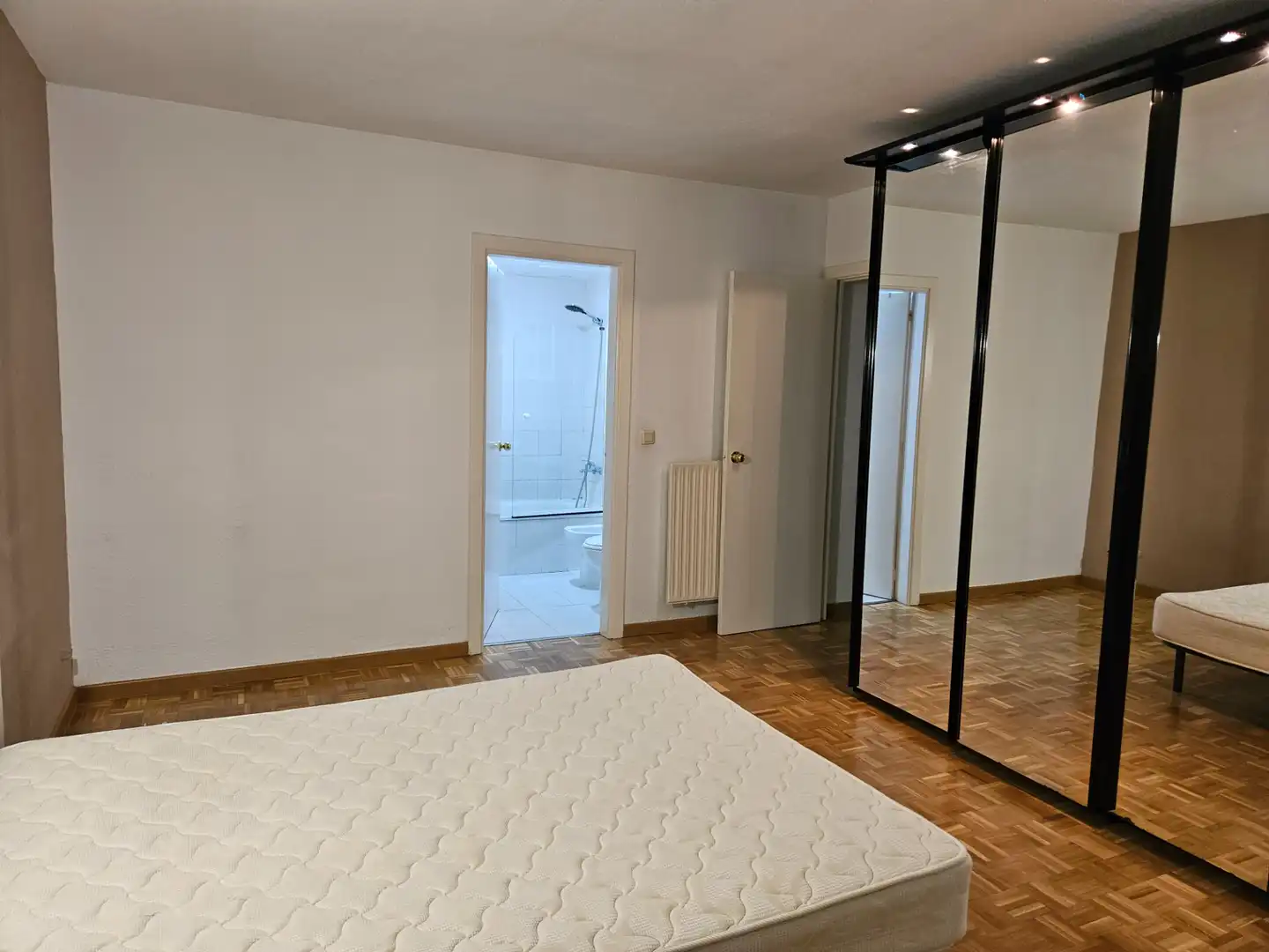 Habitación de Piso en venta en San Lorenzo de El Escorial con Calefacción, Terraza y Amueblado