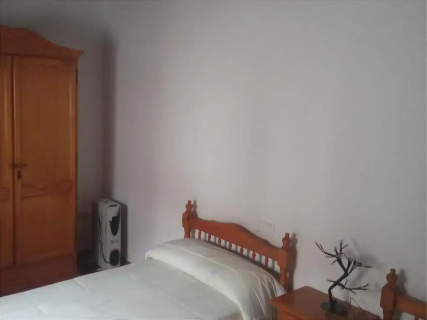 Bedroom of Flat for sale in Guadalcanal  with Air Conditioner and Storage room