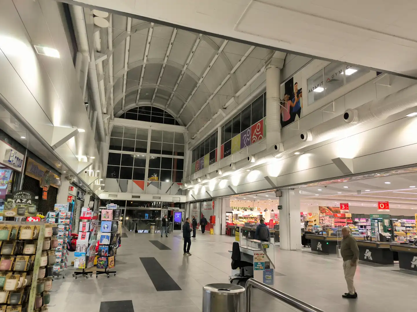 Local de lloguer en Fuenlabrada amb Aire condicionat, Parquet i Alarma