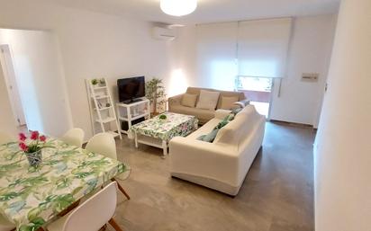 Living room of Flat to rent in Almuñécar  with Air Conditioner and Terrace